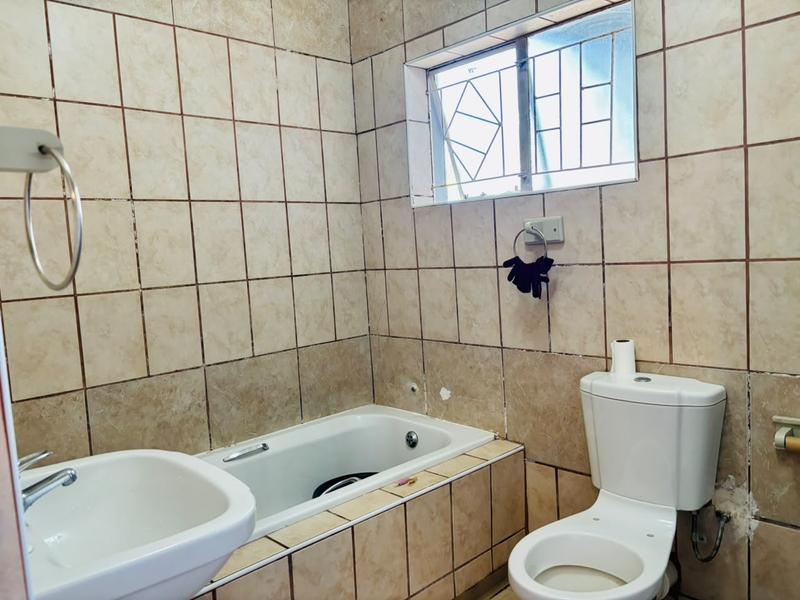 11 Bedroom Property for Sale in Brandwag Free State